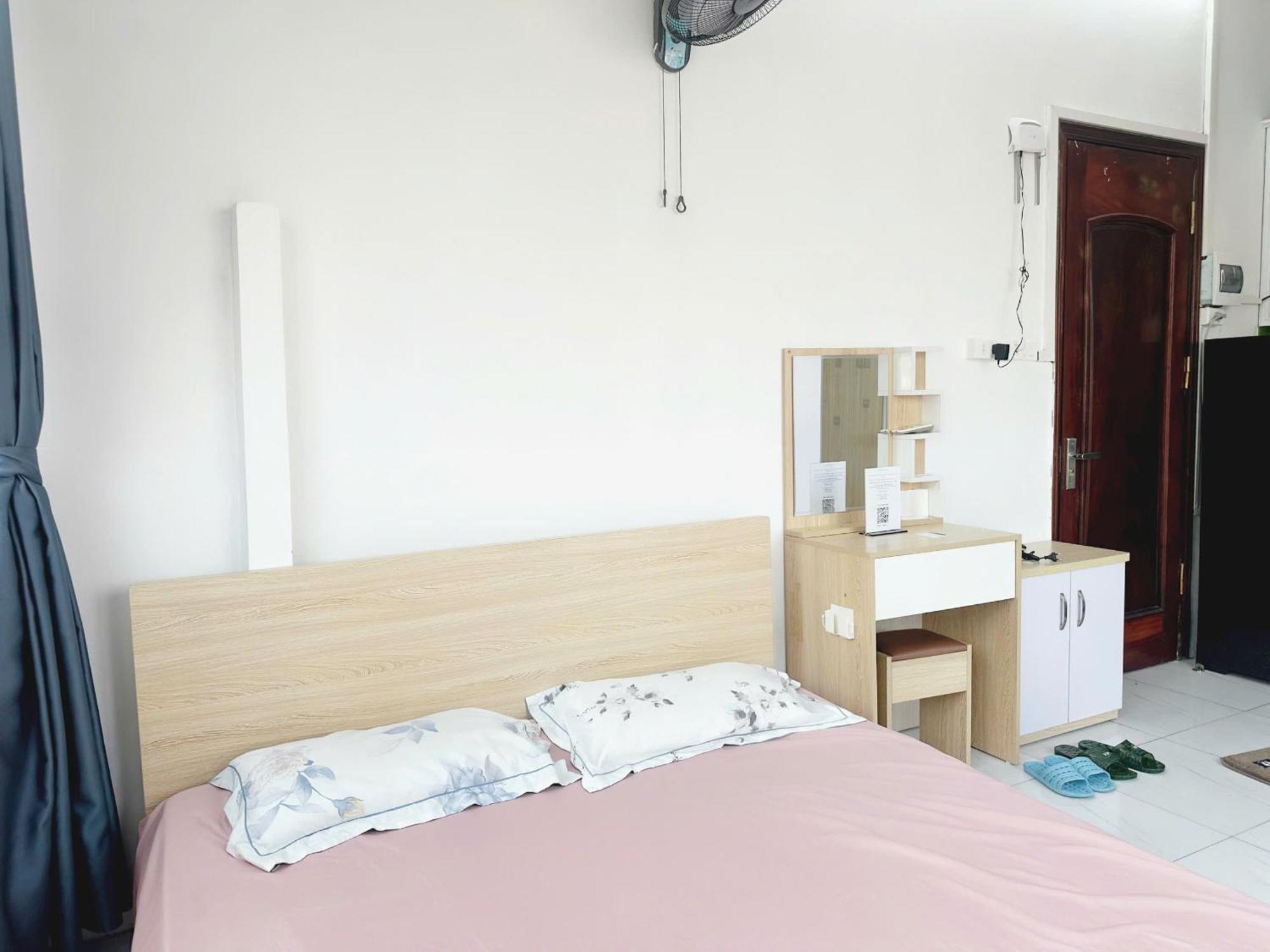 Sunny 702 Tm27 Khách sạn hẻo lánh Hà Nội